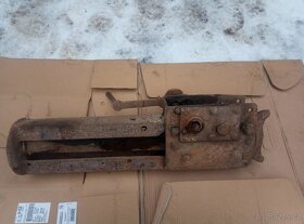 Prastarý zvedák (hever, vintna) - 2