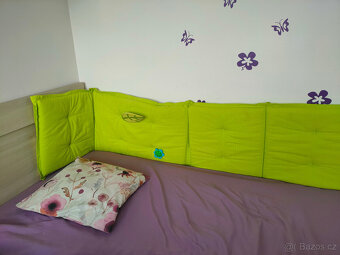 mantinel k posteli - 2