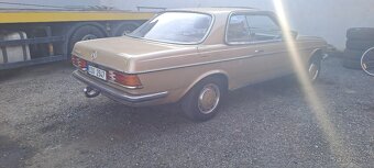 Mercedes 123 - 2