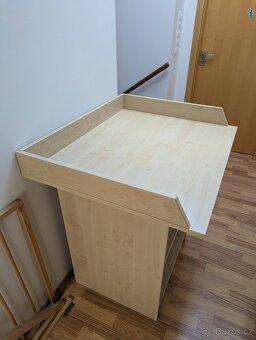 Přebalovací pult - 2