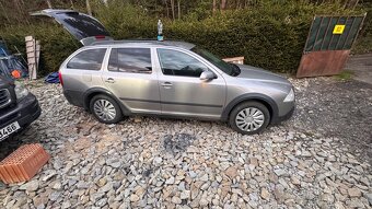 Škoda Octavie 2 Scaut 4x4 - 2