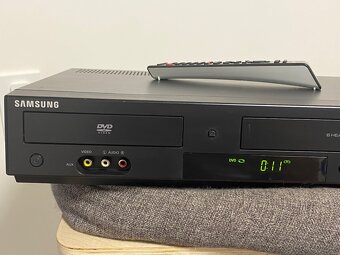 Combo VHS a DVD přehrávač Samsung DVD-V6800 - 2