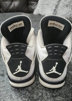 Air Jordan 4 Retro Military Black, vel 44,5. - 2