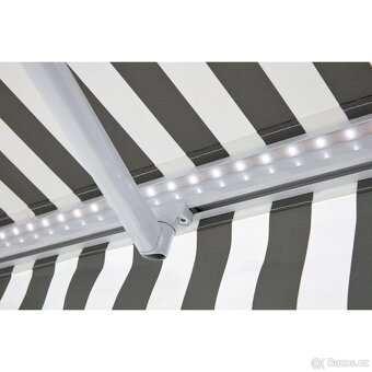 Zahradní markýza 300x200cm, LED osvětlením - šedobílá pruhov - 2