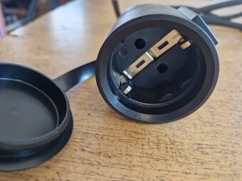 Kabel se zásuvkou 1m - 3x1mm - 2