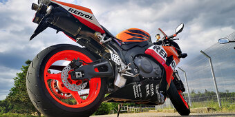 Honda CBR 1000RR Fireblade - 2