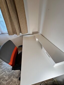 Pracovní stůl s úložným prostorem a židlí - 2
