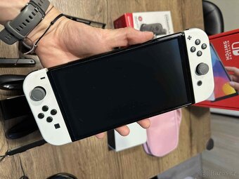 Nintendo switch OLED + skvělé příslušenství - 2