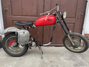 Jawa Panelka - stavba - 2