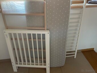 Postýlka a přebalovací pult - 2