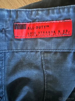 Poškozené džíny značkové - 2