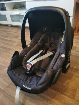 Základna isofix + autosedačka(vajíčko) Maxicosi + 2x fusak - 2