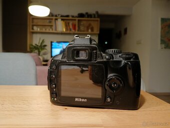 Nikon D40 tělo - 2