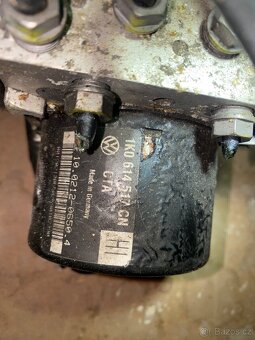 Řídící jednotka ABS 1K0 614 517 CN - 2