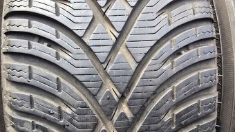 Zimní pneu 205/55/16 Kleber - 2