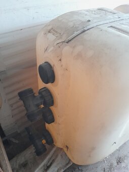 Nádrž na naftu - 2