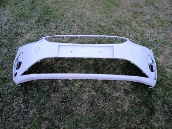 Opel Corsa F přední nárazník. - 2