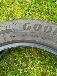 Prodám letní pneu goodyear 205/55 R17 - 2