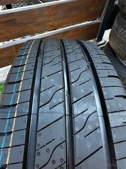 Pneu 215/65 r16 C - 2