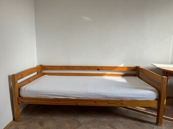 Prodám postel z masivu 90x200cm - 2
