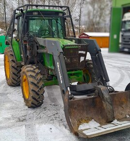 Traktor John Deere 6220 SE - 2