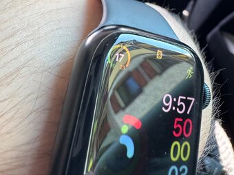 Apple Watch Series 8, GPS, 41mm z temně inkoustového hliníku - 2