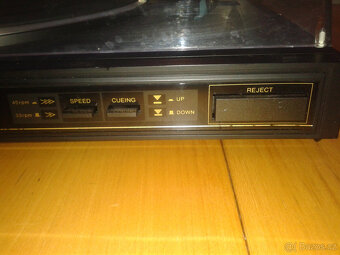Gramofon Sanyo - 2