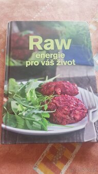 Raw kuchařky + Detox snadno a rychle - nepoužité - 2
