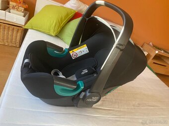 Britax RÖMER Baby safe I-size 3 + otočná báze - 2