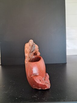 Kamenná mistička s motivem opice - 2