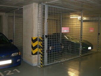 Pronajmu klecové parkovací místo - 2