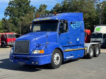 Volvo VNL 6x4 traktor - 2
