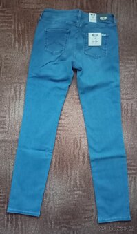 Dámské džíny MUSTANG - Jasmin slim velikost 30-34 NOVÉ - 2