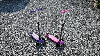 Koloběžka Micro Maxi - naklápění, tři kolečka, dvě barvy - 2