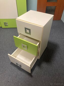 Noční stolek do chlapeckého pokoje - 2