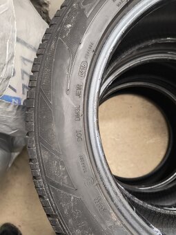 3ks Zimních pneumatik Dunlop 235/55/18 - 2