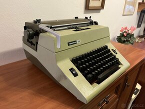 Psací stroj ROBOTRON - 2