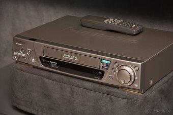 PANASONIC NV-HD 687 - 2