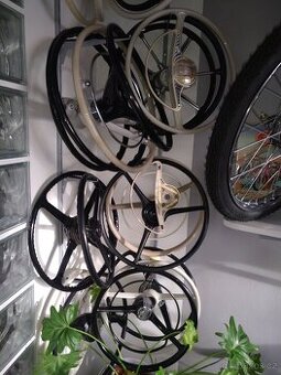 Volant Jaguár, Mercedes, Škoda - 2