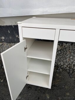Prodám psací stůl z ikea - 2