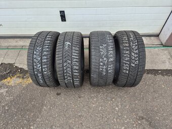 225/40 R18 92 V RFT XL Pirelli Winter Sottozero Serie III - 2