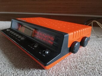 Universum -radio,hodiny,budik - 2
