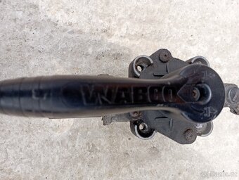 Ventil nadvihnutia návesu wabco - 2