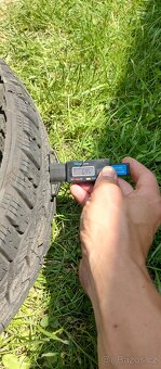 Celoroční pneu 175/65 R15 - 2