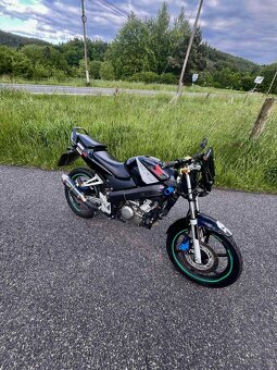 Honda 125 CBR - 2