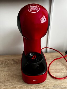 Nescafé Dolce Gusto Infinissima Kávovar na kapsle - červený - 2