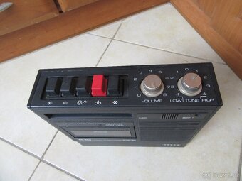 Nabízím retro přehrávač Tesla K 10. Chybí pojistky. Dál nete - 2
