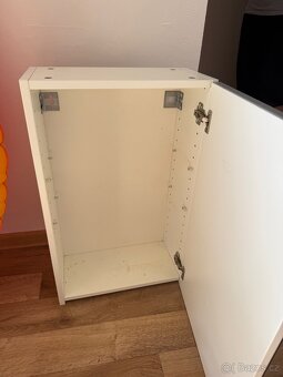 Koupelnová skříňka se zrcadlem - 2