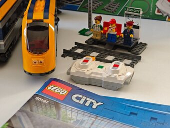 LEGO City 60197 Osobní vlak - 2