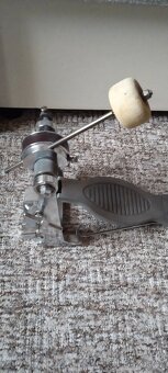 PRODÁM Sonor Z5371 pedál k basovému bubnu. - 2